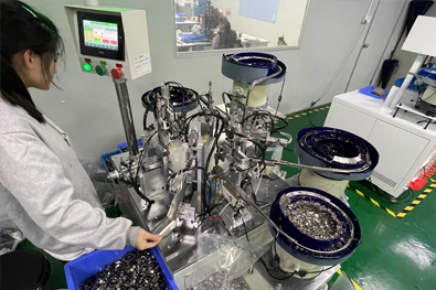 USB插座自動(dòng)機(jī)